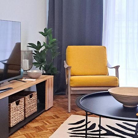 Stylish City Center Apartment Serres Esterno foto