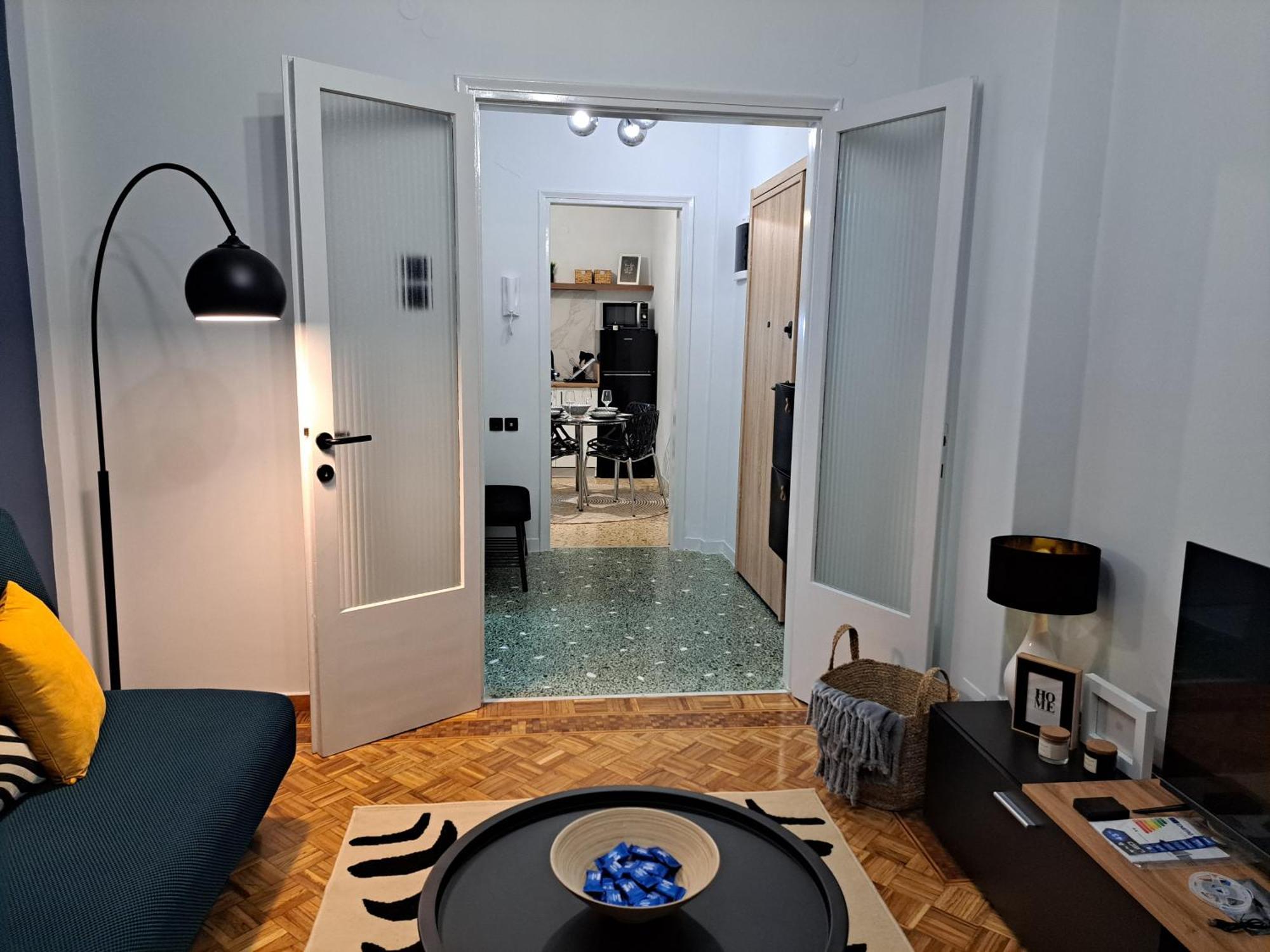 Stylish City Center Apartment Serres Esterno foto