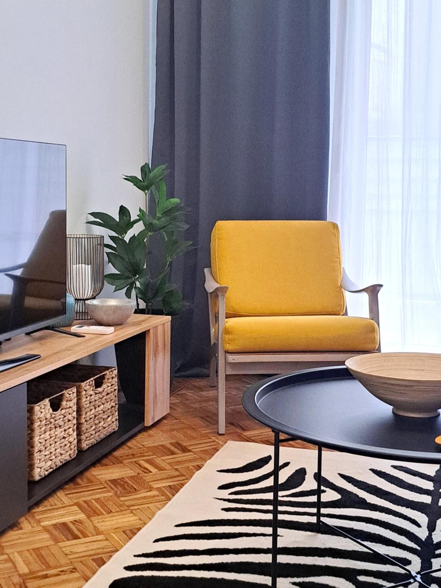 Stylish City Center Apartment Serres Esterno foto